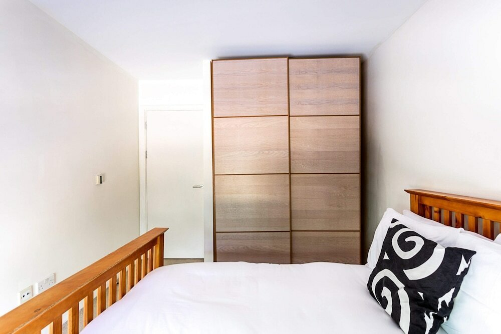 Фото Modern 1 Bedroom Apartment in West London