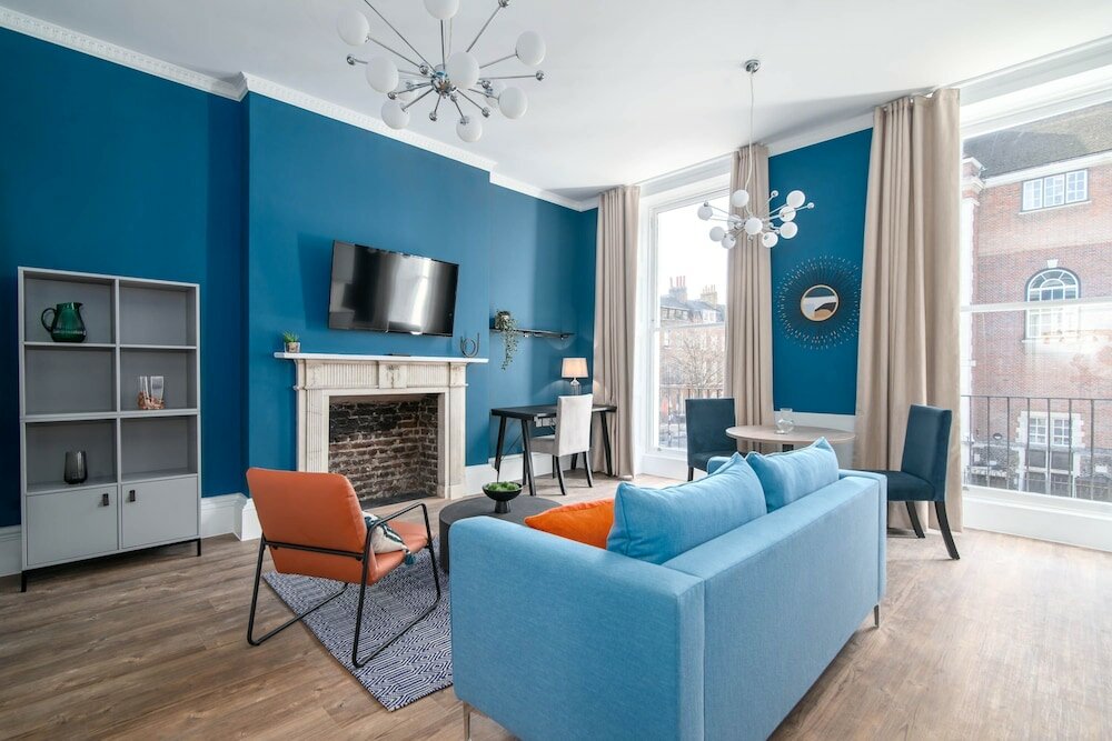 Фото 37 Doughty Street