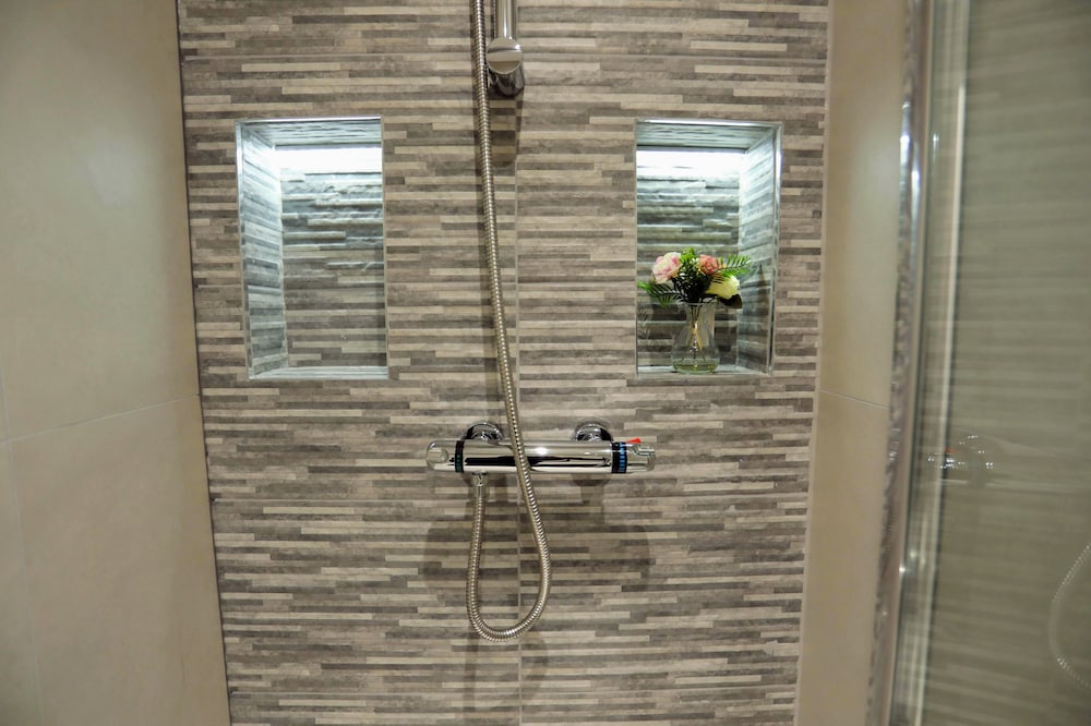 Фото Stanhope Road Apartments