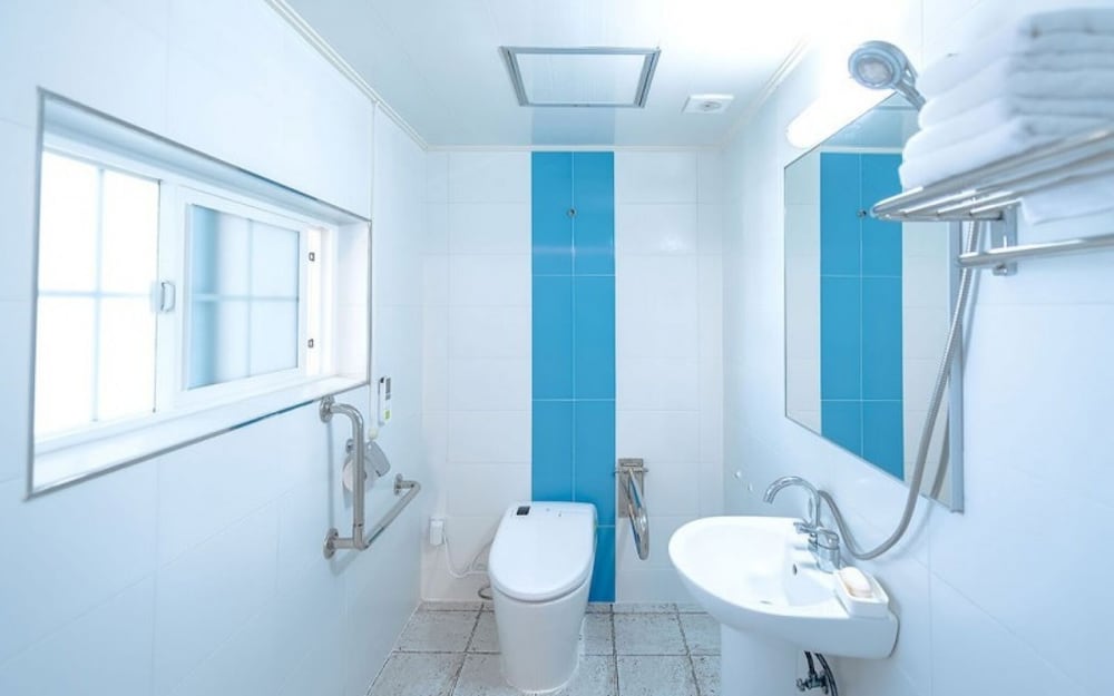 Фото Yeosu Maison Blanche Pension