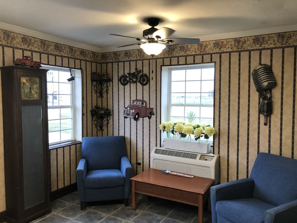 Фото Motel Boutique by Wolf Inn