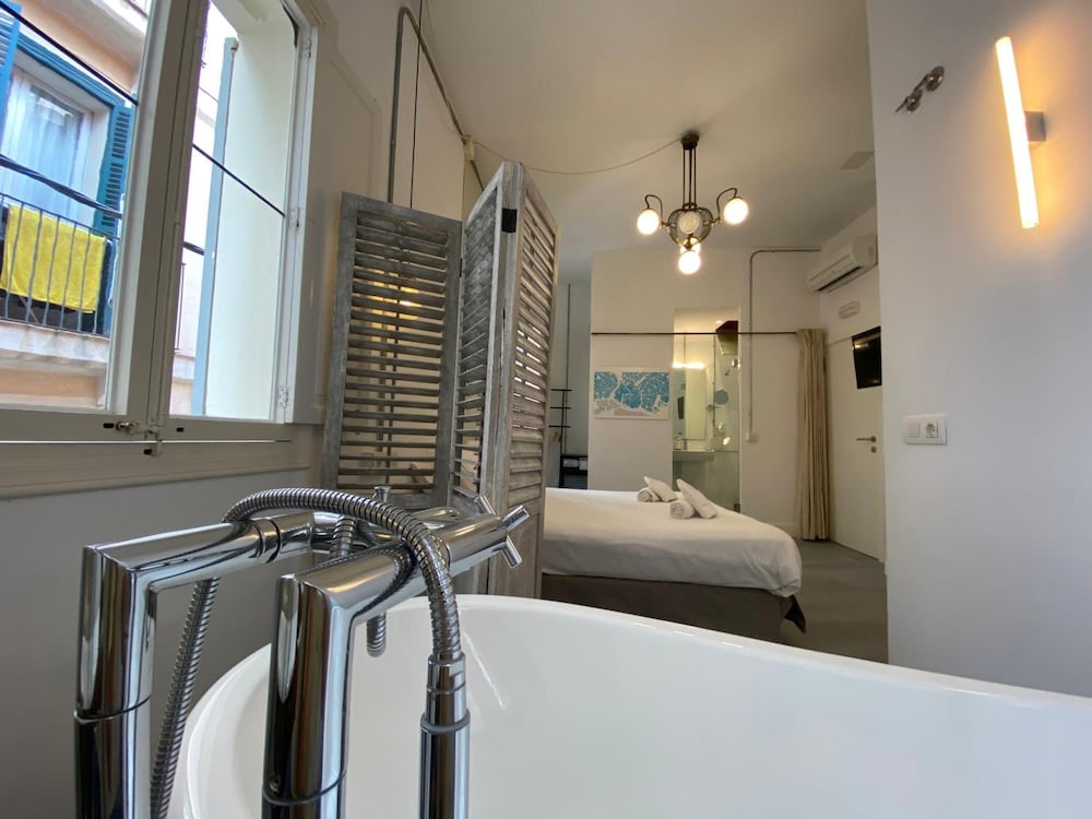 Фото Antiguo Brondo Selfcheck-in Smart Rooms