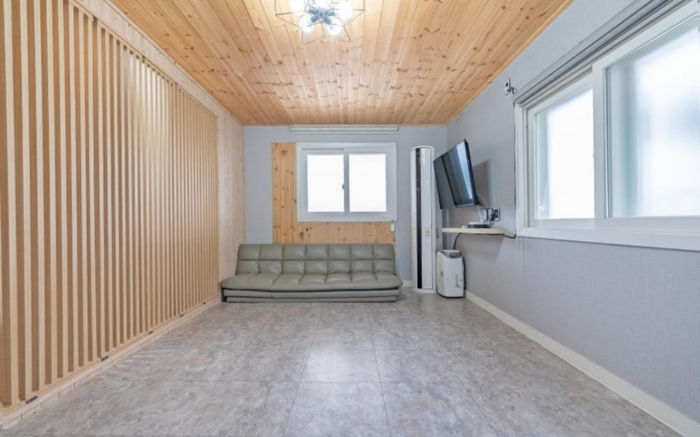 Фото Yangyang Vintage House Pension