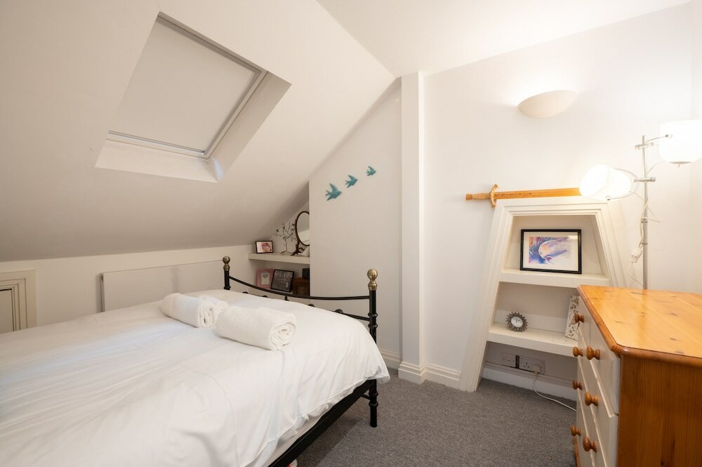 Фото Delightful Family Home With Garden in Balham by Underthedoormat