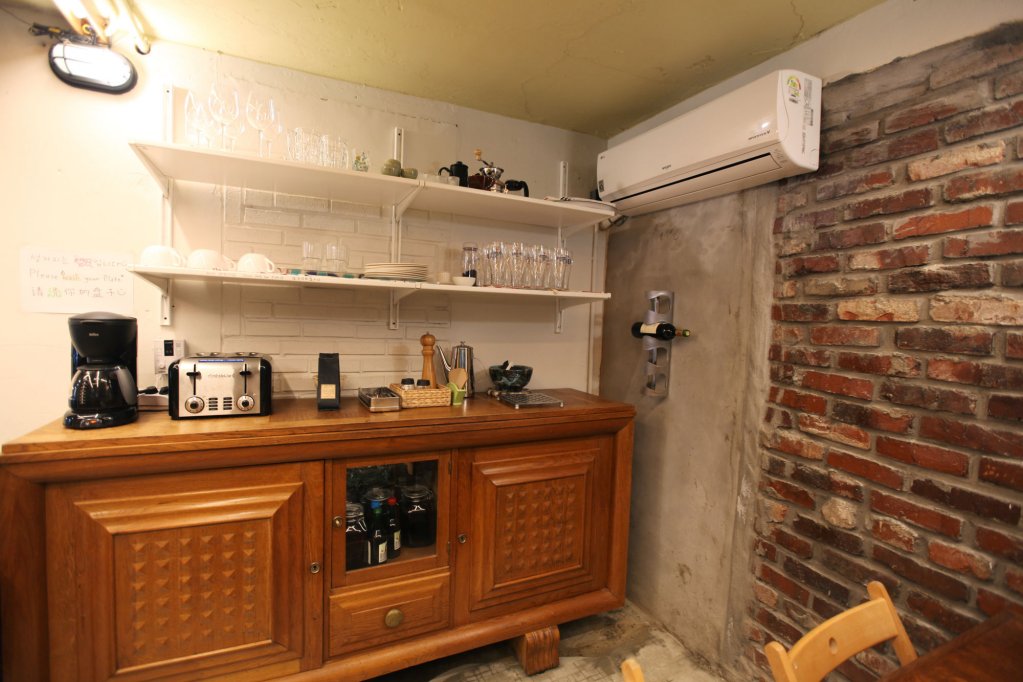 Фото Hongdae Guesthouse Pajamaparty - Hostel