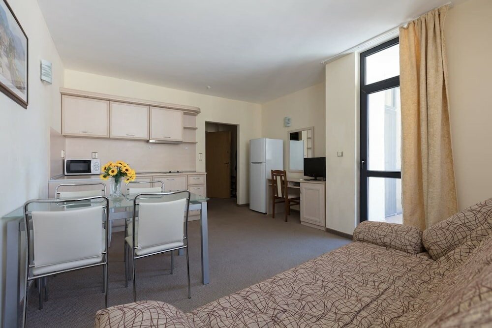 Фото One Bedroom Apartment with Balcony