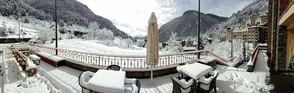 Фото Aparthotel Sant Andreu