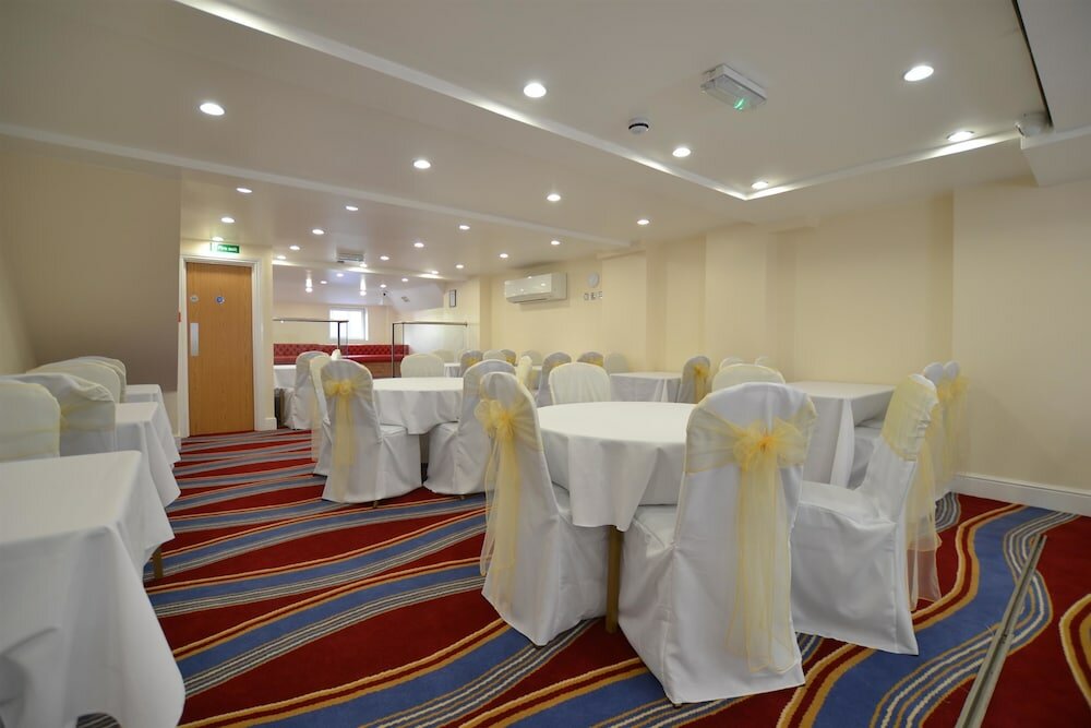 Фото Best Western Greater London Hotel