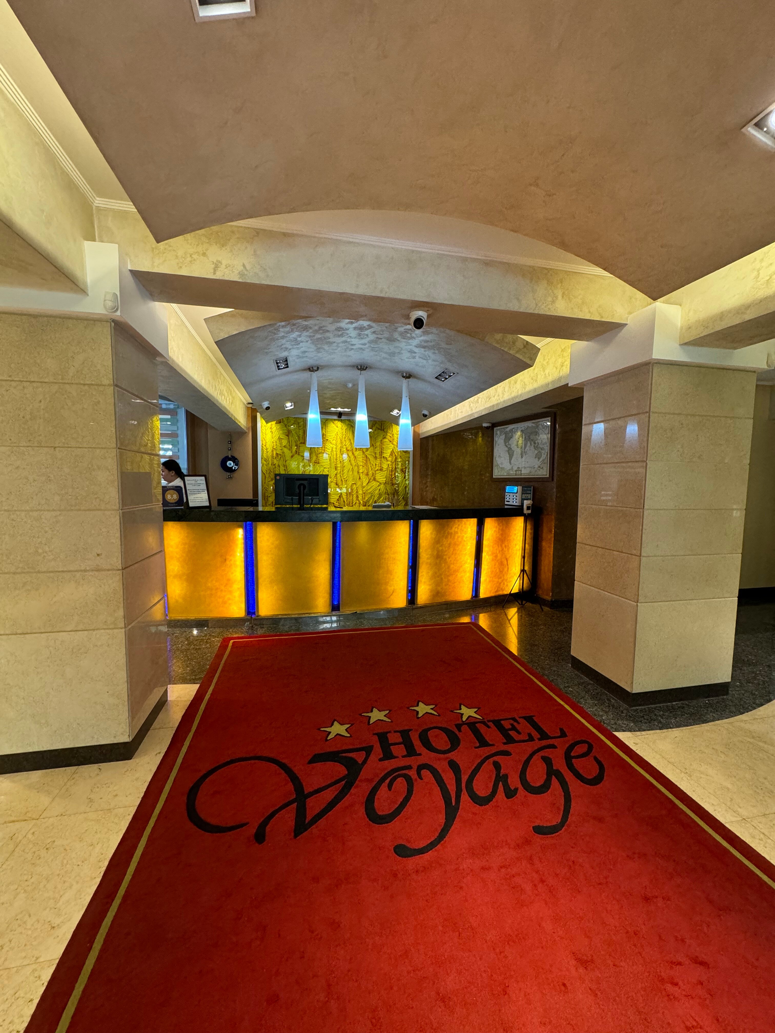 Фото отеля 2