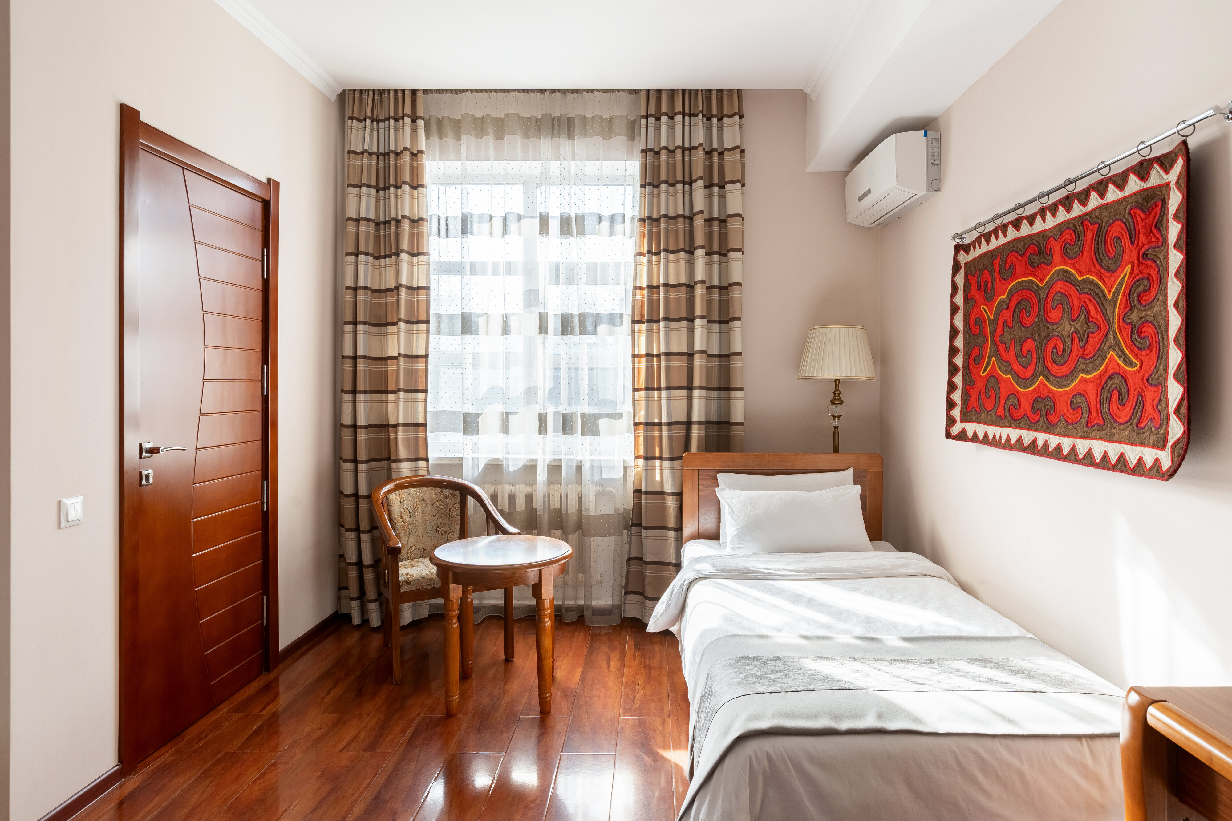 Фото Soluxe Bishkek Hotel