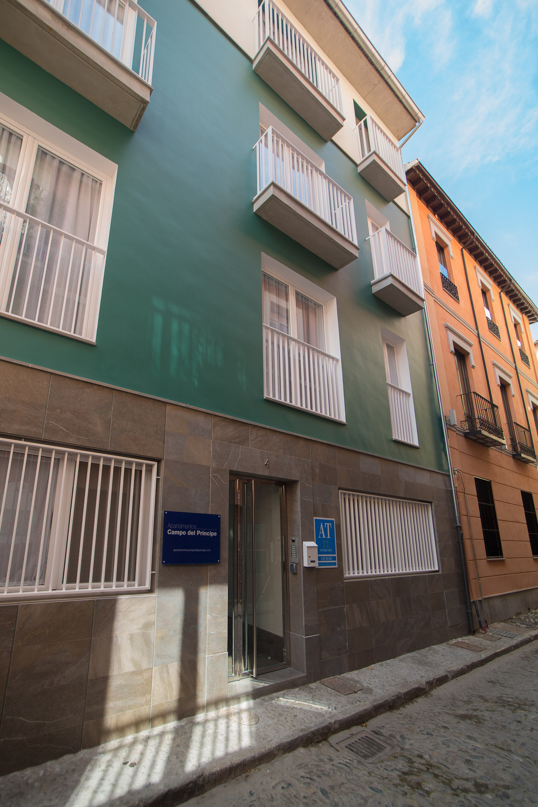 Фото Apartamentos Campo del Príncipe