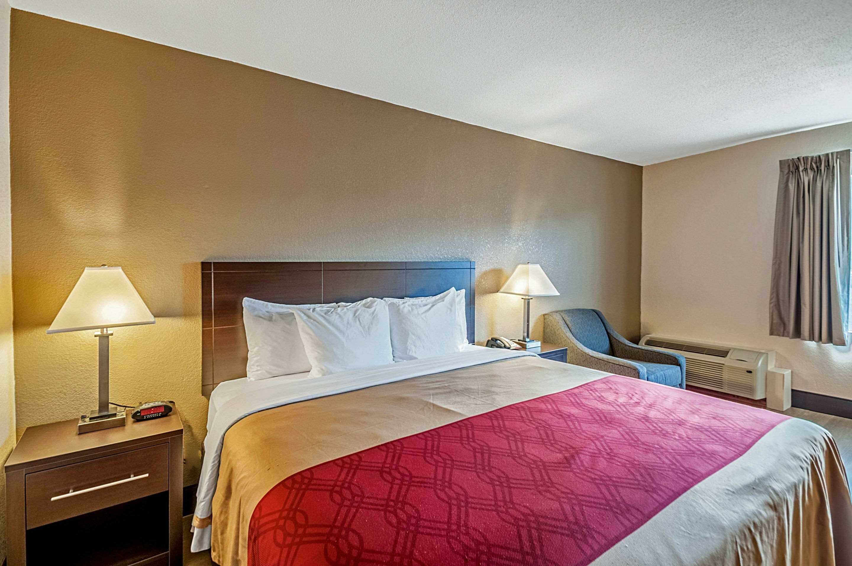 Фото Econo Lodge Hagerstown I-81