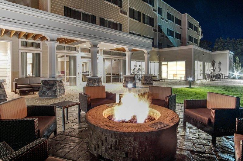 Фото Courtyard by Marriott Lenox Berkshires