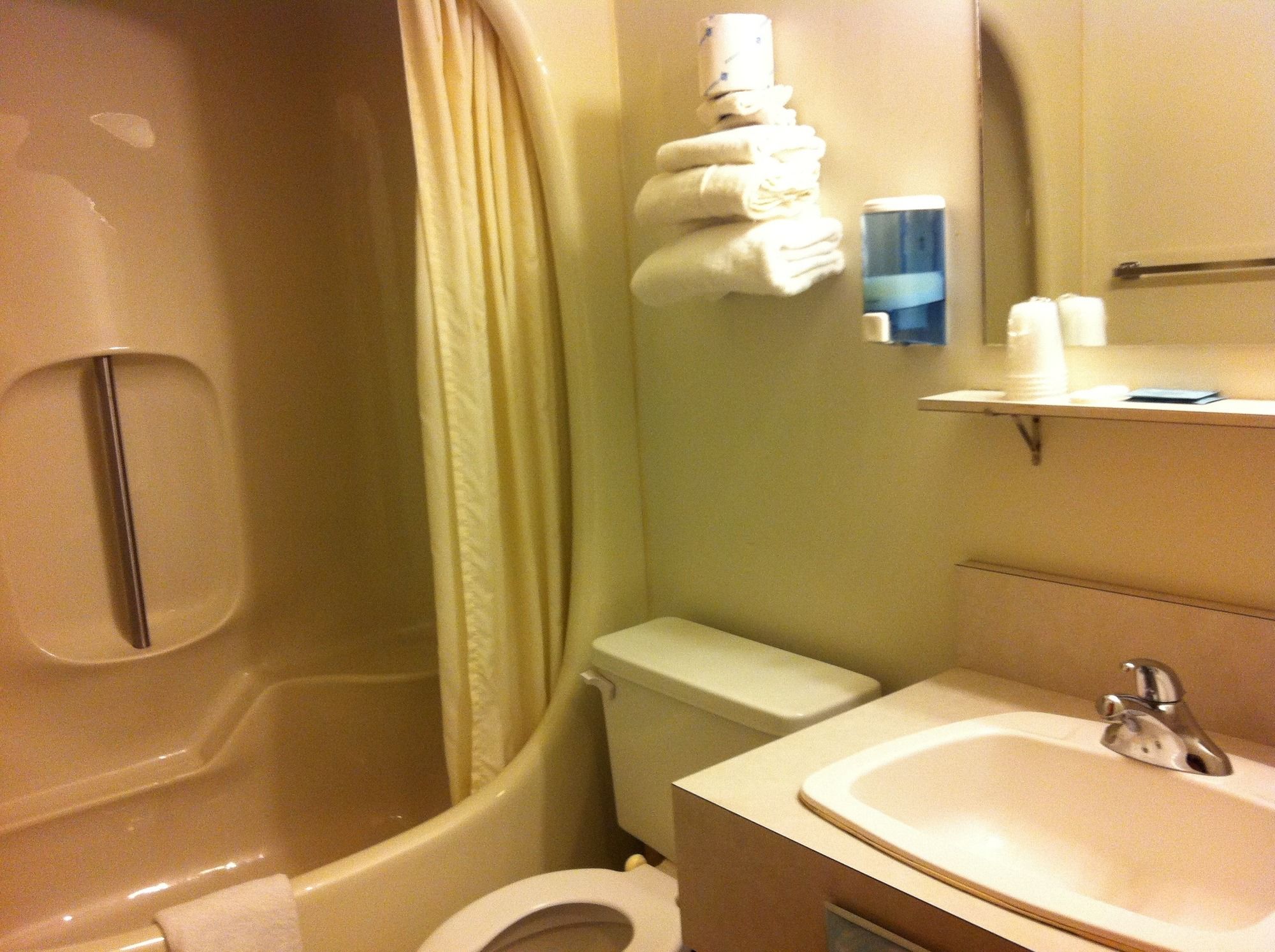 Фото Redwood Motor Inn