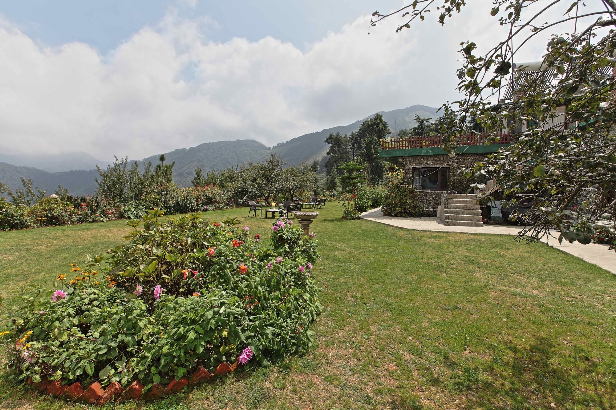 Фото Cedar Lodge by Aahma