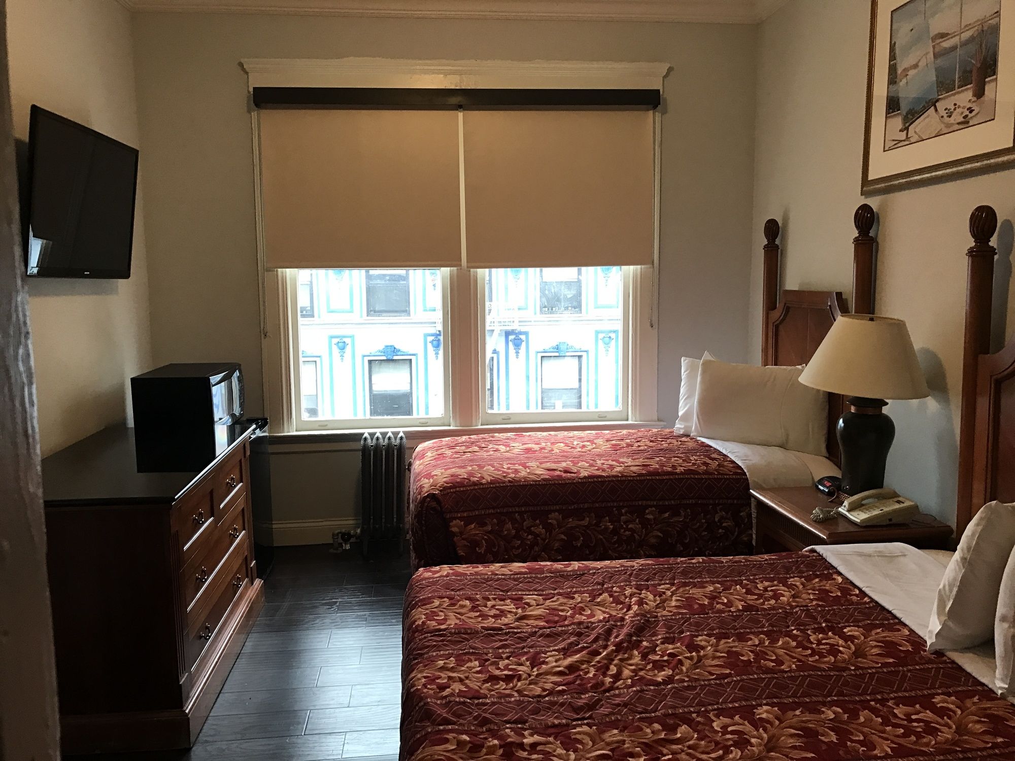 Фото Warfield Hotel