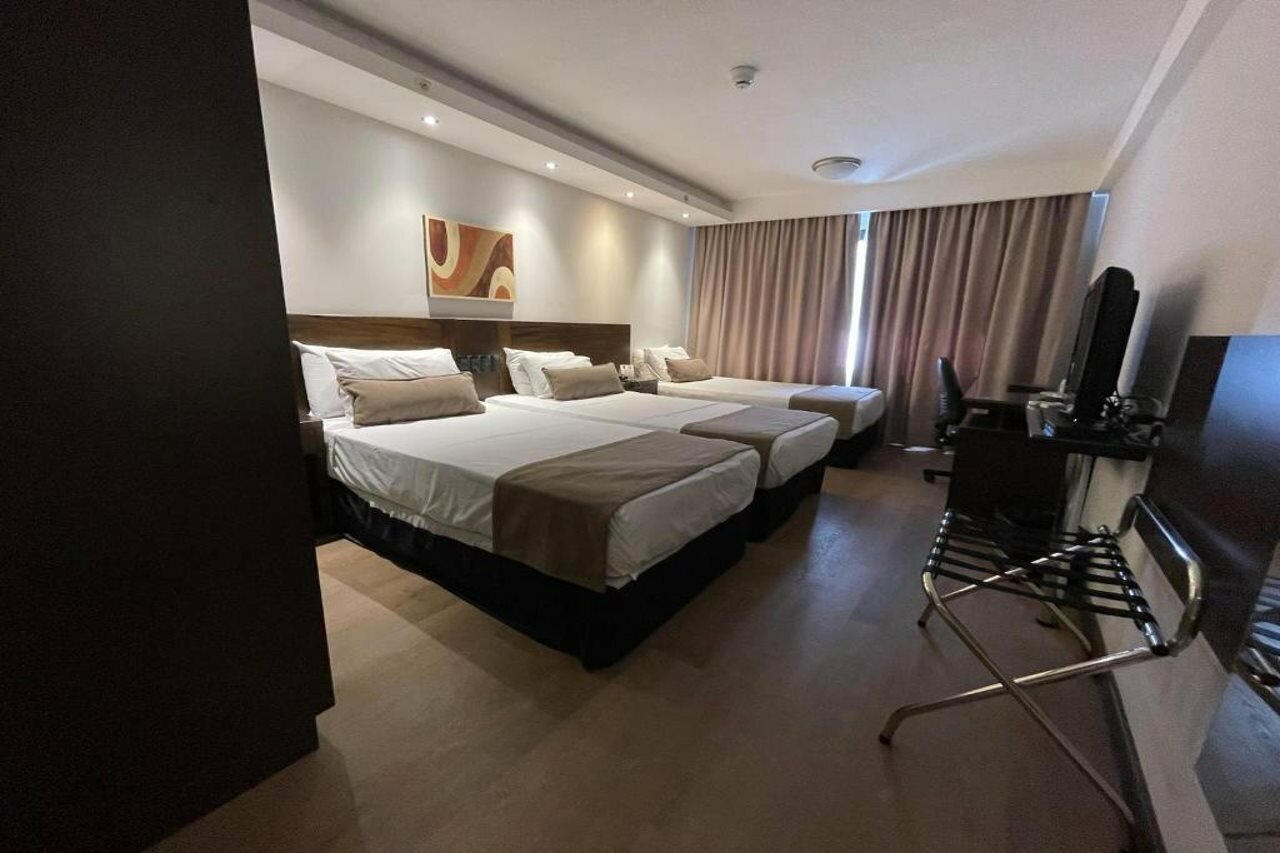 Фото Crystal Tower Hotel