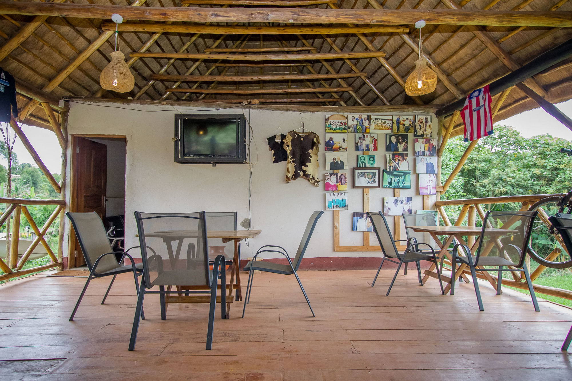 Фото Roots Retreat and Camping Resort