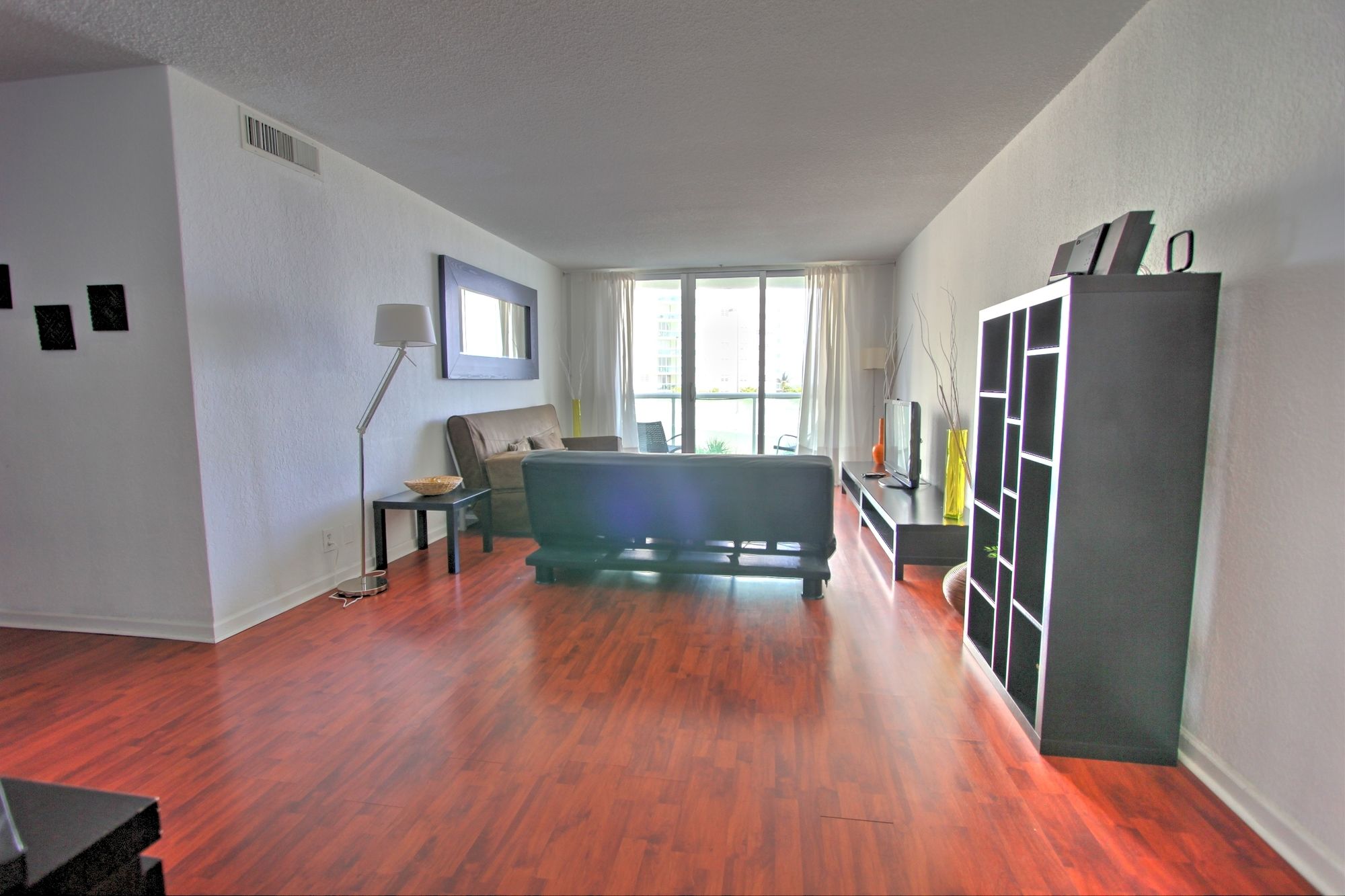 Фото Hollywood Condos