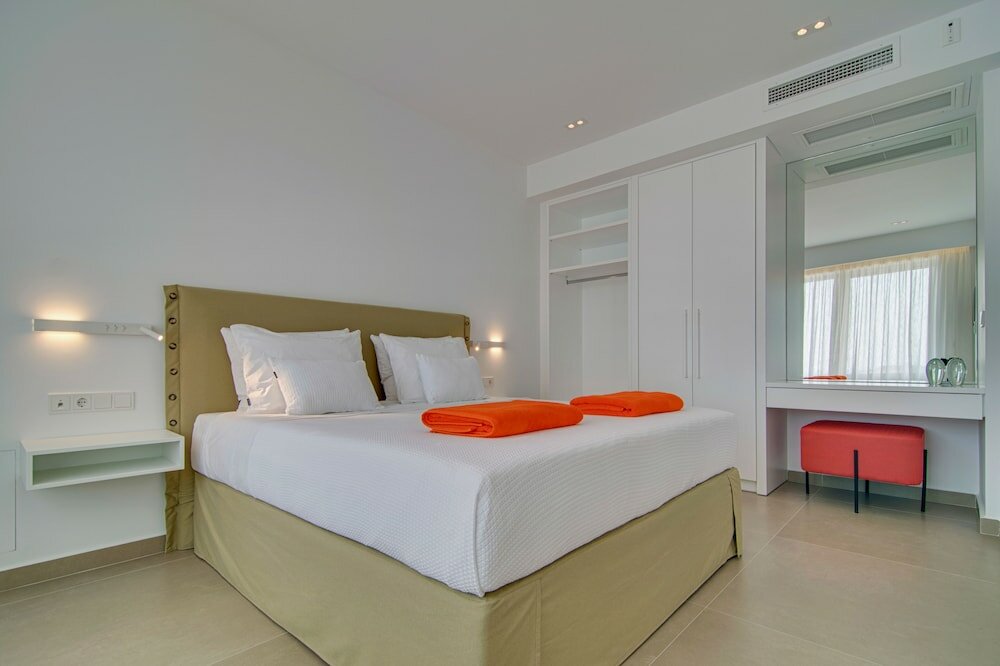 Фото Livinghome Suites