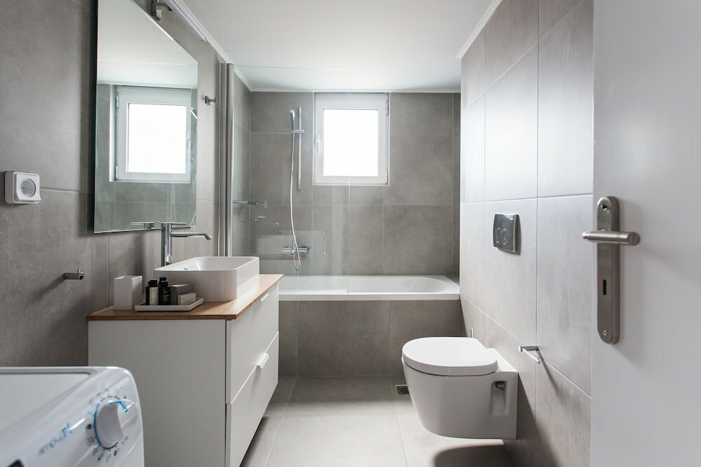 Фото Spacious Apartment near Helexpo