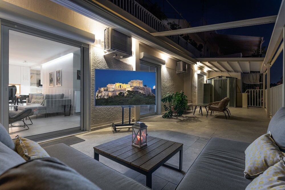 Фото Sunny & Luxurious Penthouse with Terrace