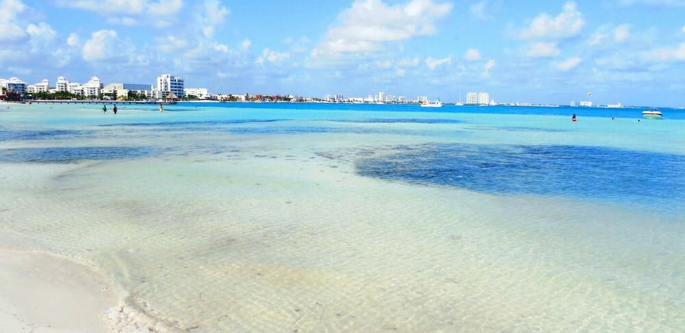 Фото Delightful Lagoon front Villa at hotel zone