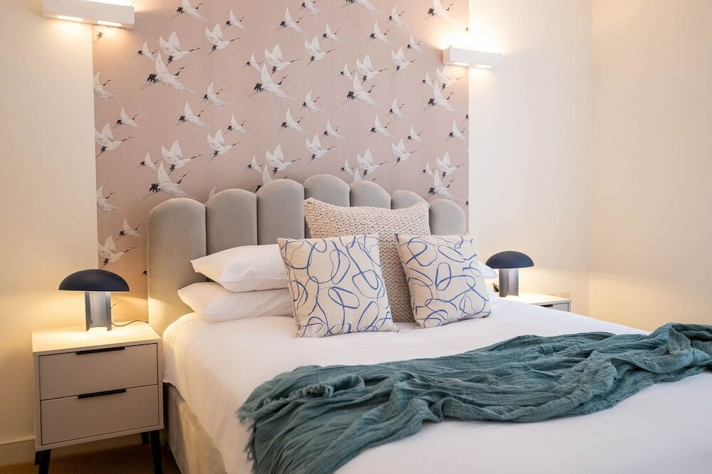 Фото Huge 4br Home near Liverpool St Station