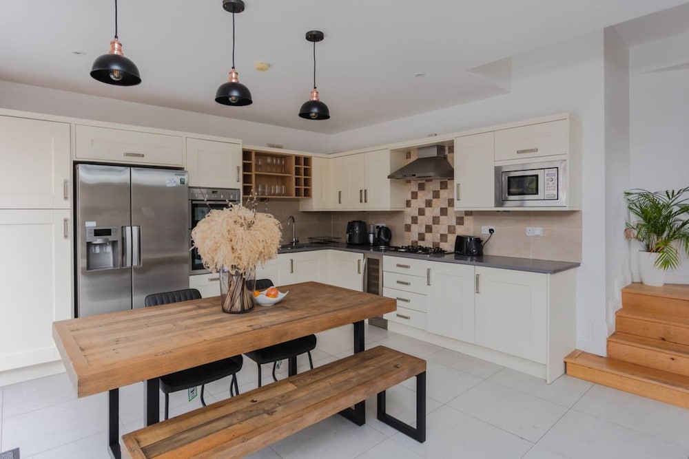 Фото Luxury 3 Bedroom Apartment With Large Garden & gym