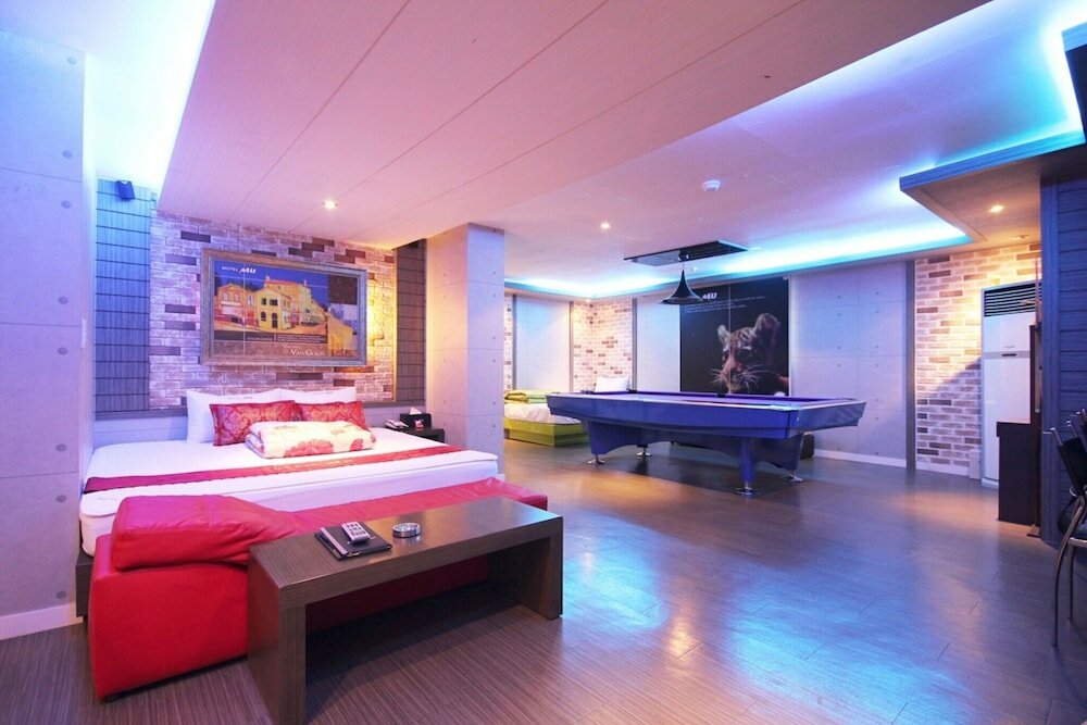 Фото Busan Yeonsan-dong Mu