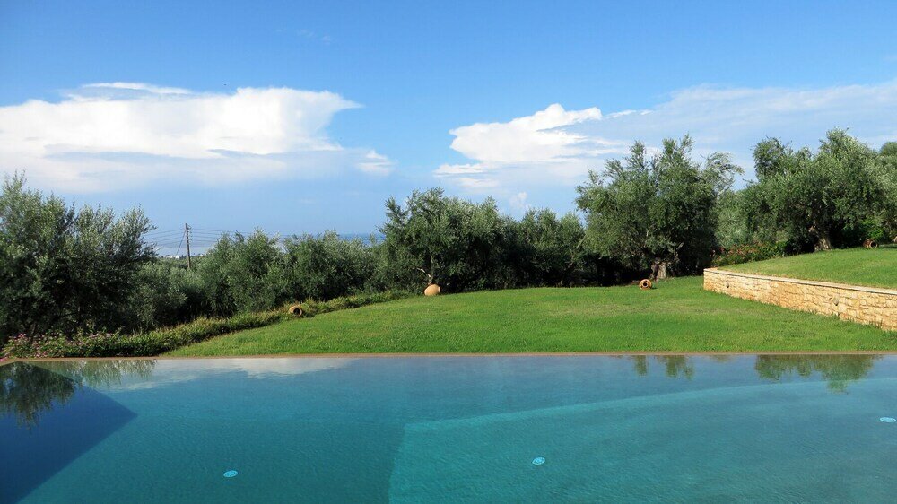 Фото Luxurious Sea & Olive Private Villa - Pool
