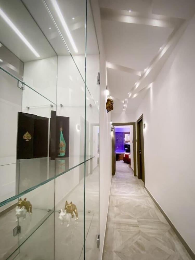 Фото Twin Towers Naples Luxury