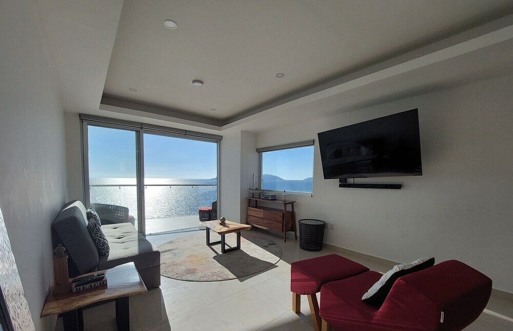 Фото Sunset View Luxury Condos