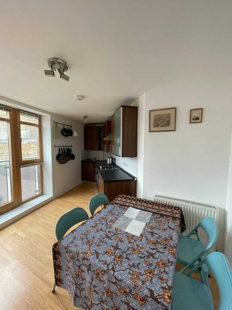 Фото Perfectly Located 1bd Flat by the Canal - Hackney