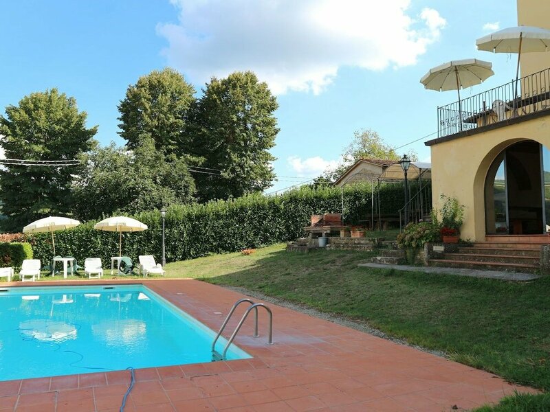 Гостиница Charming Villa in Vicchio Tuscany With Swimming Pool