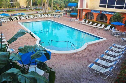 Гостиница Knights Inn Hallandale