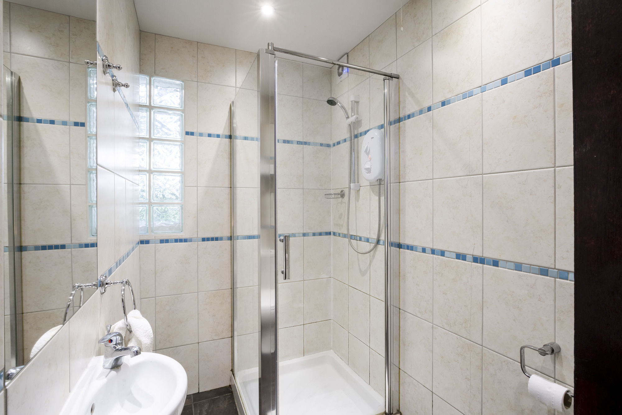 Фото St Athans Hotel
