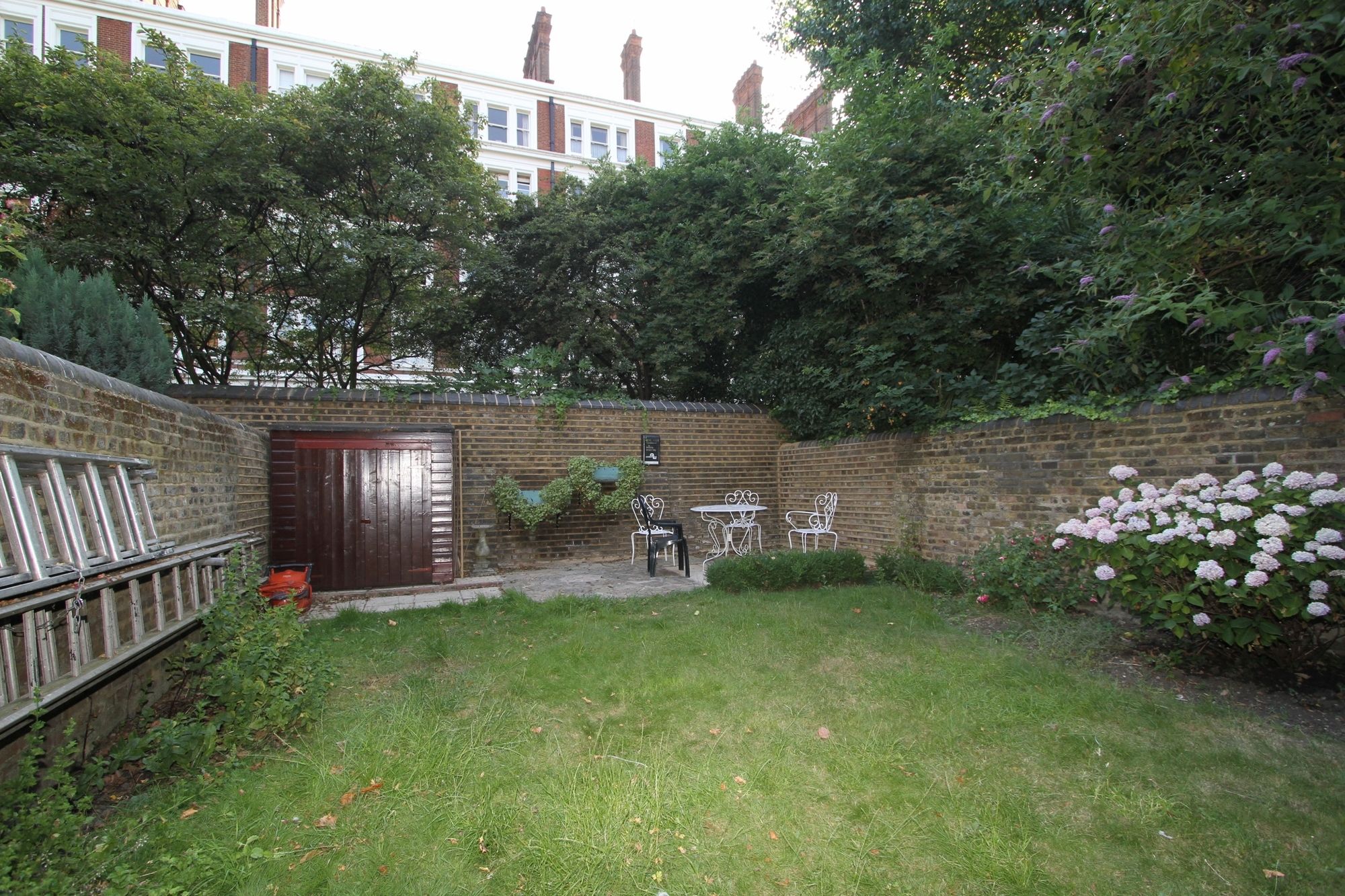 Фото The Ridgemount Hotel