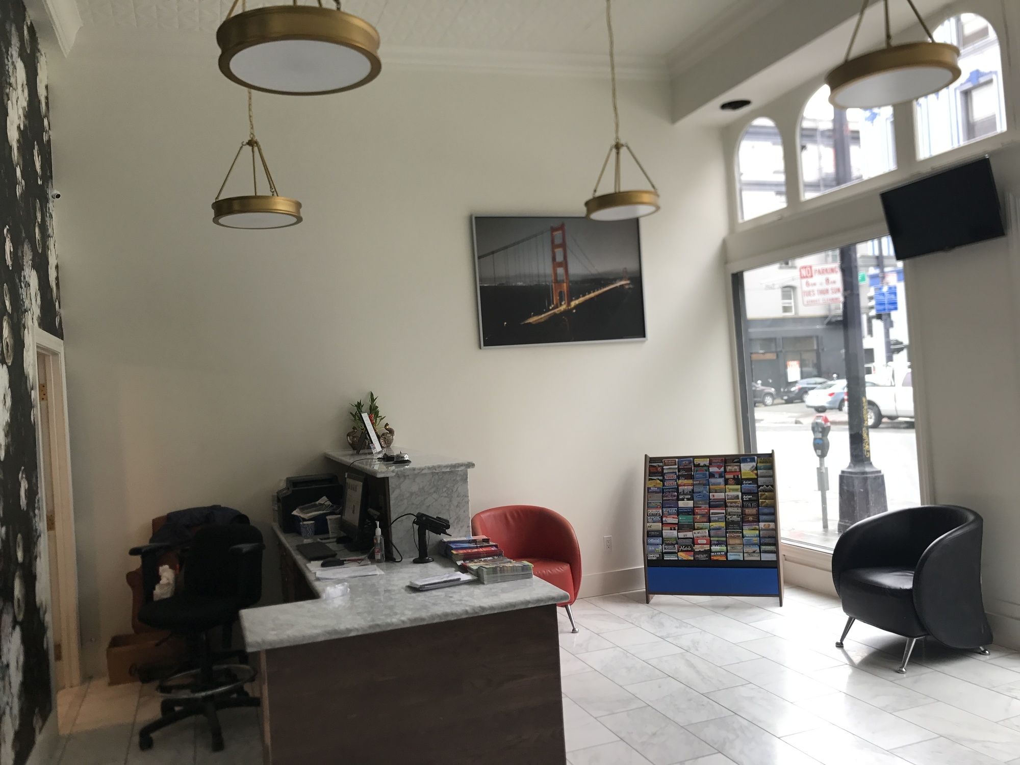 Фото Warfield Hotel