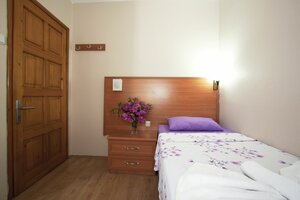 Yalcin Hotel Cesme (İzmir, Cesme District, Musalla Mah., 1002 Sok., 14A), hotel