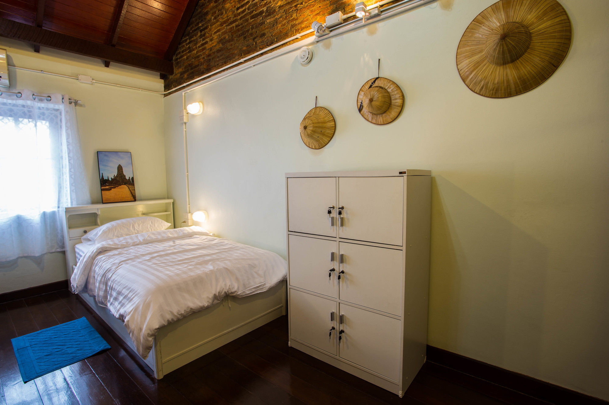 Фото Baan Gaysorn Hostel