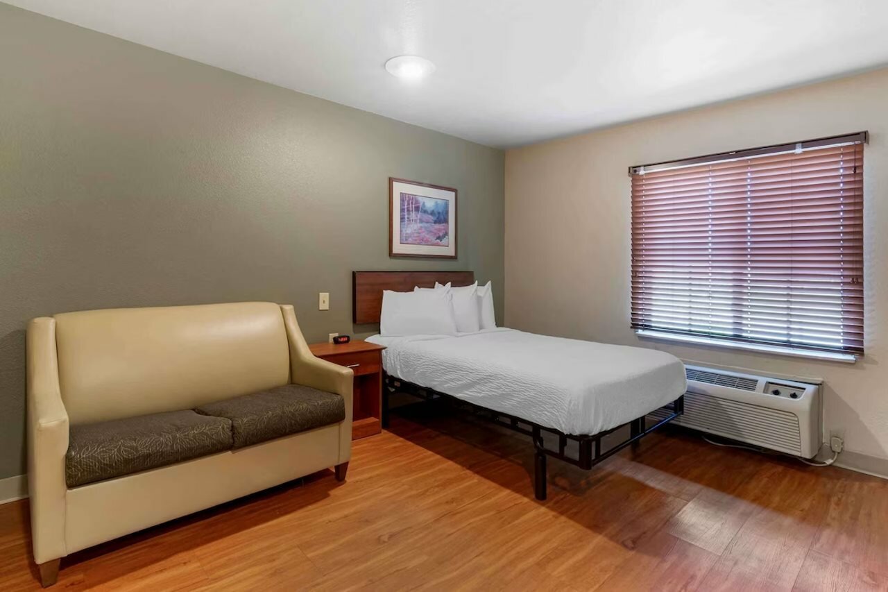 Фото WoodSpring Suites Kansas City South