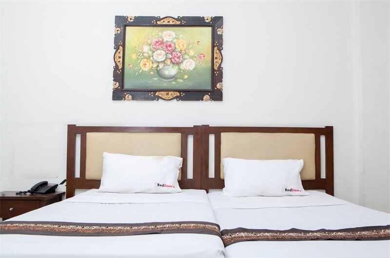 Фото RedDoorz Near Trans Studio Mall 3