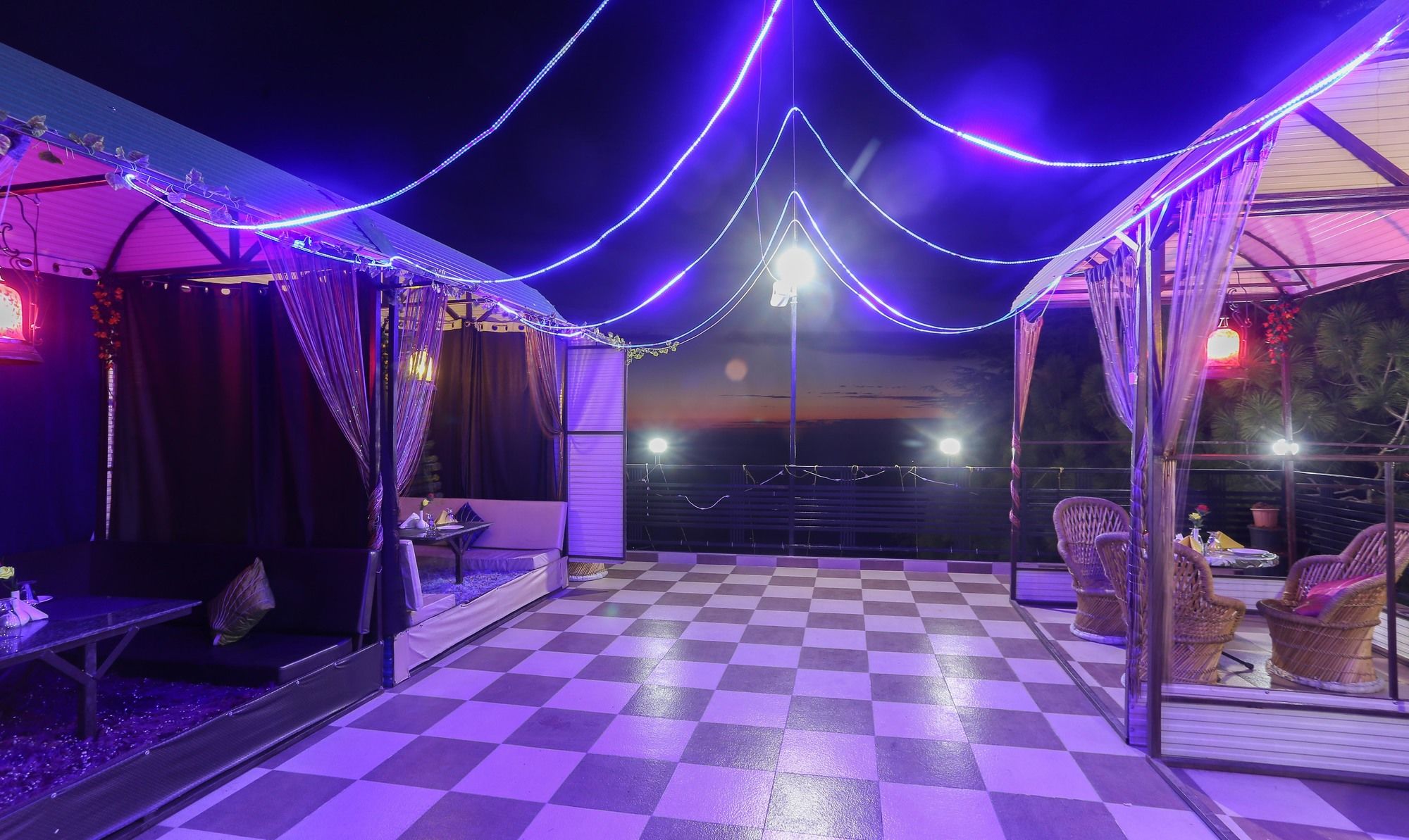 Фото Treebo Trend Roshan House