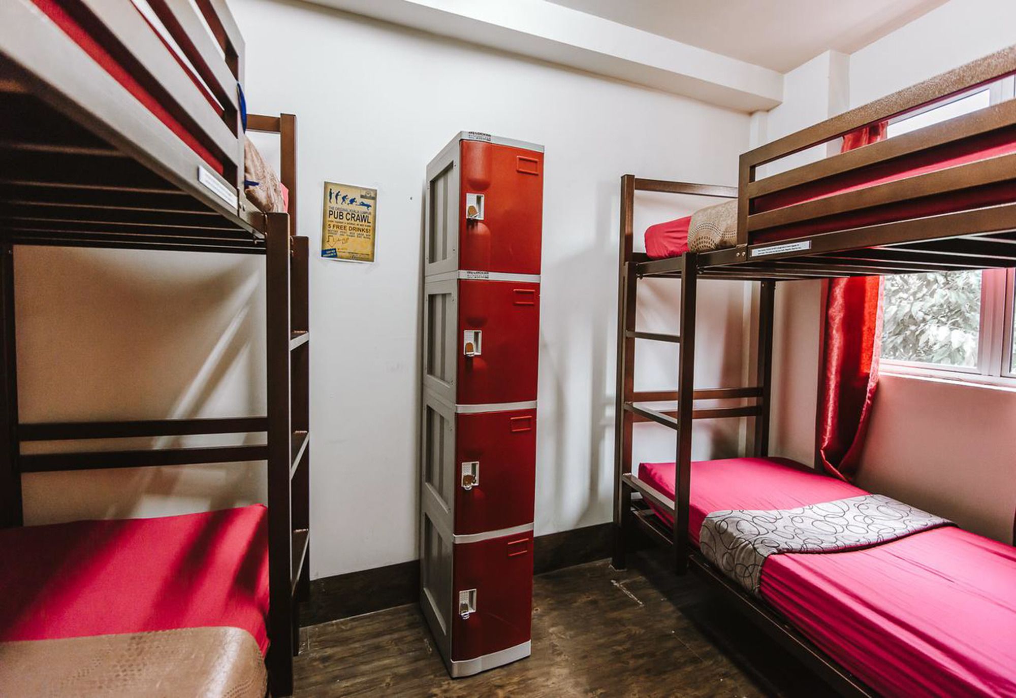 Фото Step Inn Too - Hostel