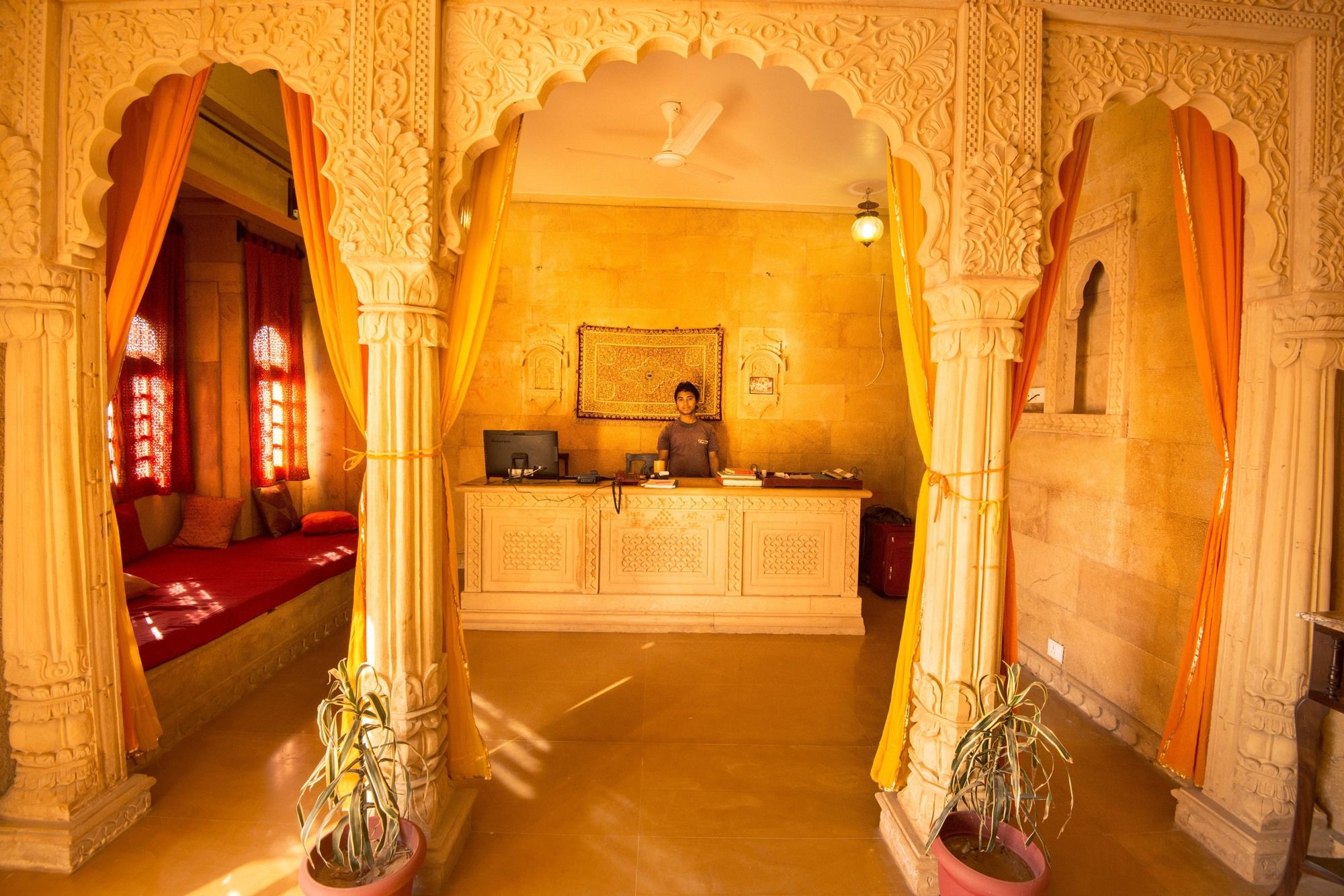 Фото The Golden House