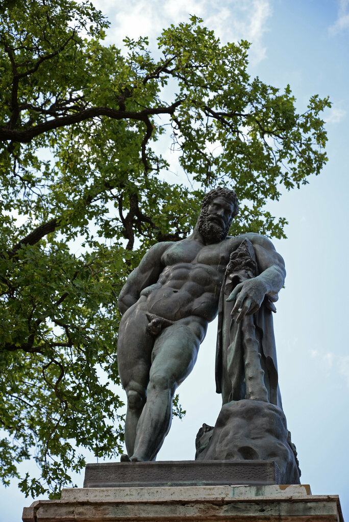Genre sculpture Геркулес Фарнезский, Pushkin, photo
