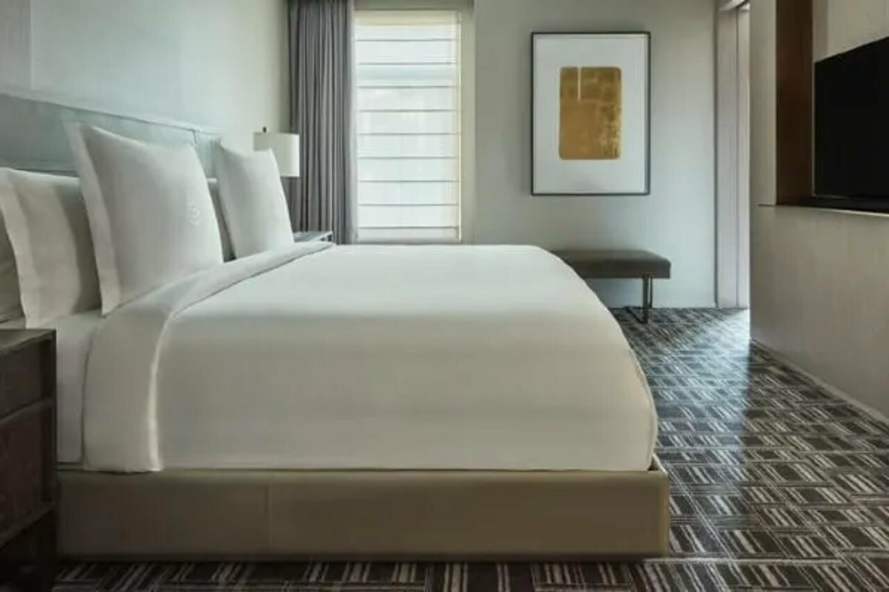 Фото Four Seasons Hotel New York Downtown