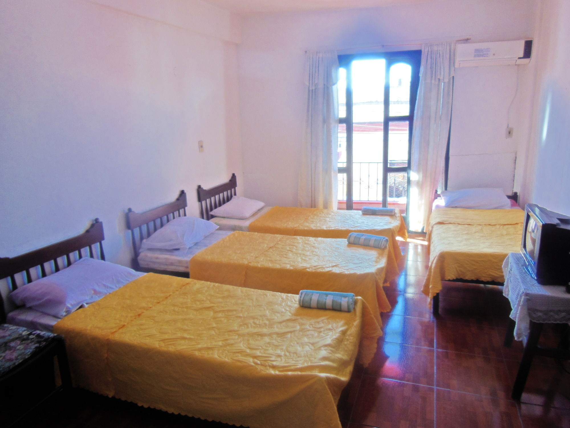 Фото Costanera Hostel Asuncion