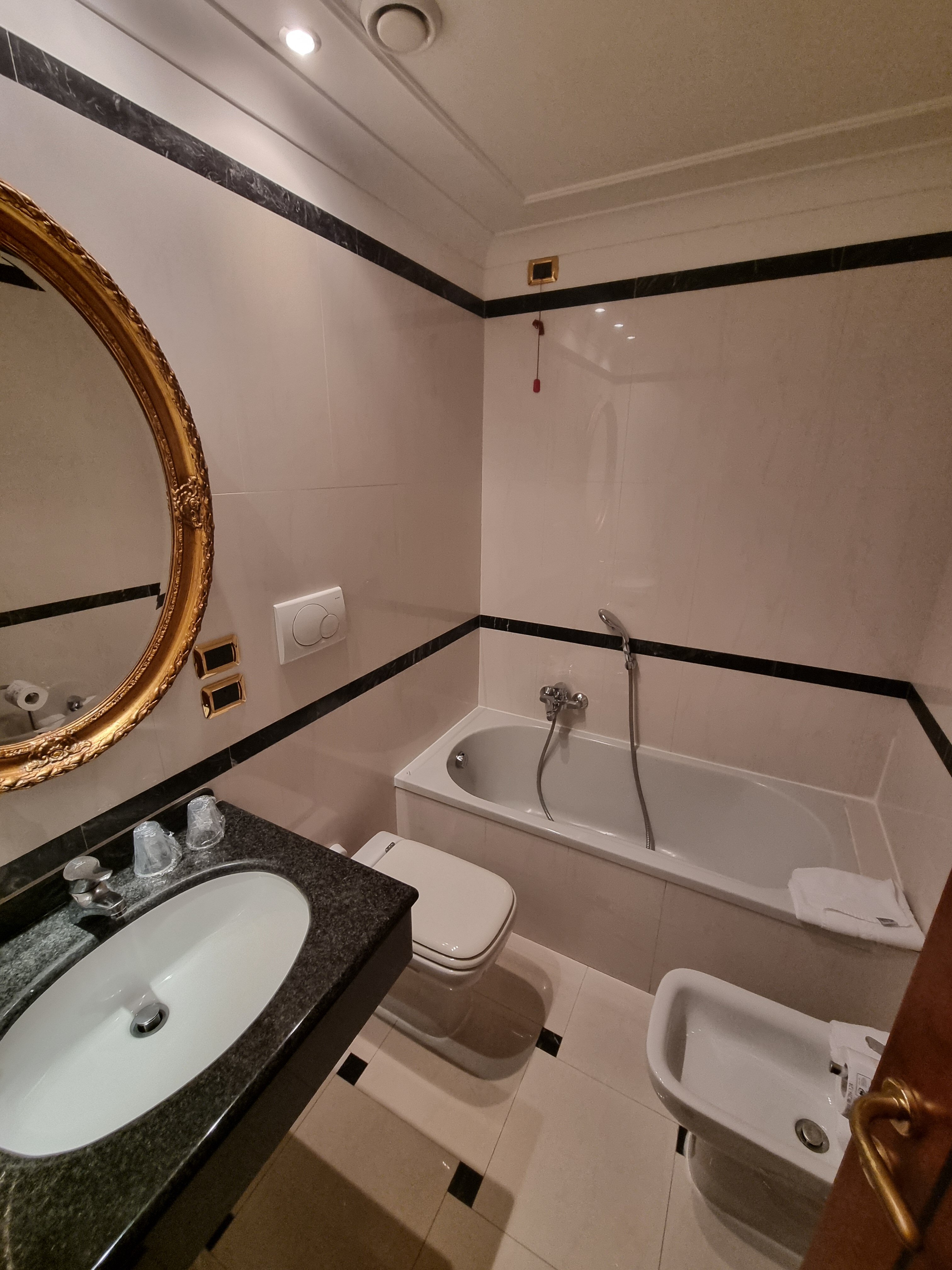 Фото Raeli Hotel Regio